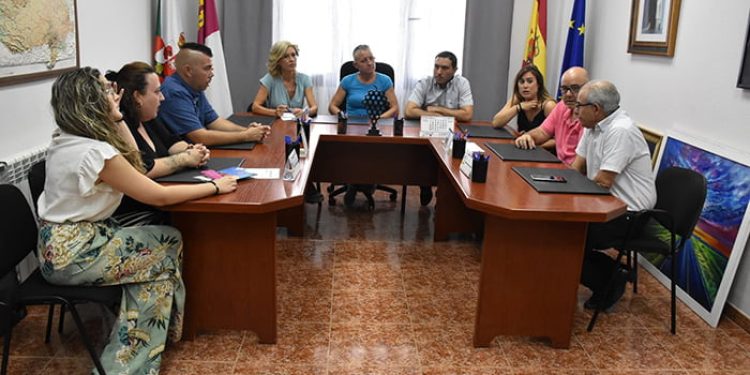 El Gobierno regional estudiará posibles soluciones para mejorar las instalaciones educativas de Villarta El Gobierno regional estudiará posibles soluciones para mejorar las instalaciones educativas de Villarta