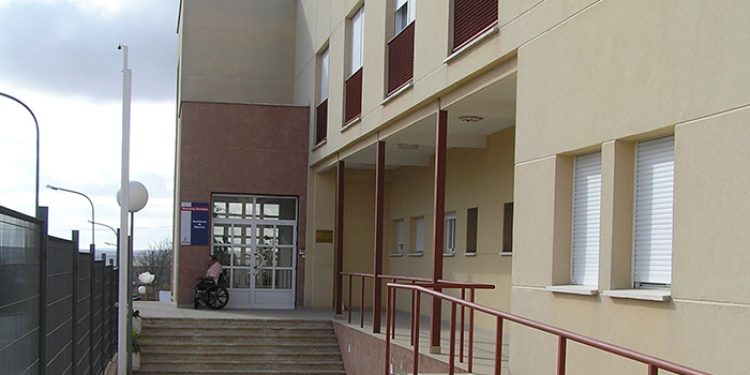El Gobierno regional invertirá más de 376.000 euros en mejorar las instalaciones de la residencia de mayores de Montalbo