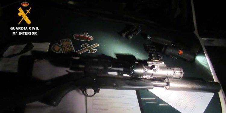 La Guardia Civil denuncia a tres cazadores furtivos en Solera de Gabaldón