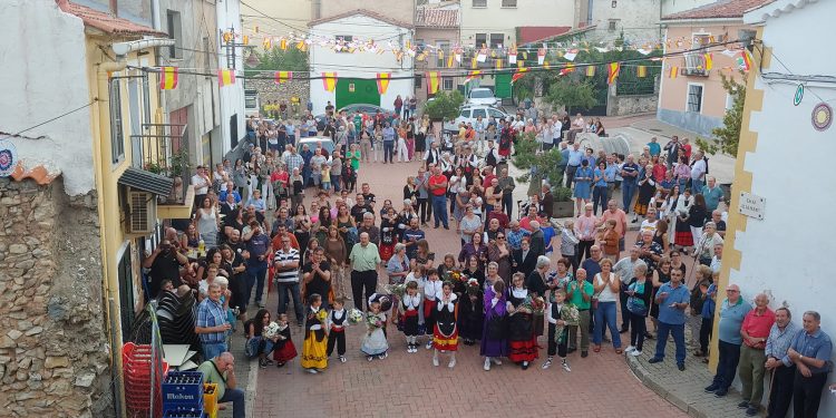 Grati Usero. El calzado eran las albarcas y los calcetines de lona que duraban dos o tres días Grati Usero. El calzado eran las albarcas y los calcetines de lona que duraban dos o tres días
