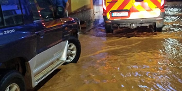 Las tormentas obligan a cortar la CM-3222 en Iniesta por acumulación de agua en la calzada Las tormentas obligan a cortar la CM-3222 en Iniesta por acumulación de agua en la calzada