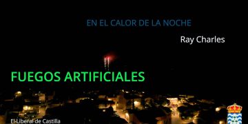 Fuegos artificiales en el calor de la noche