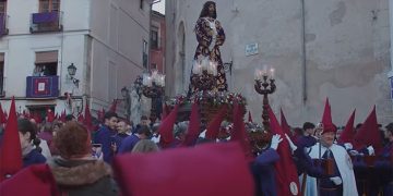 Así ha sido la Procesión del Perdón, suspendida por la lluvia