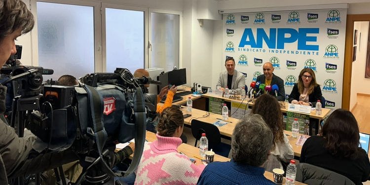 1.000 alumnos por orientador: la crisis de inclusión en las aulas de Castilla-La Mancha al duplicarse las necesidades especiales 1.000 alumnos por orientador: la crisis de inclusión en las aulas de Castilla-La Mancha al duplicarse las necesidades especiales