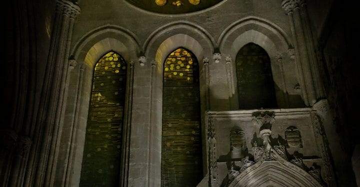 La instantánea “Vigilia en el templo”, de Adrián Martínez Vicente, ganadora del XVII Premio de Fotografía de la Junta de Cofradías